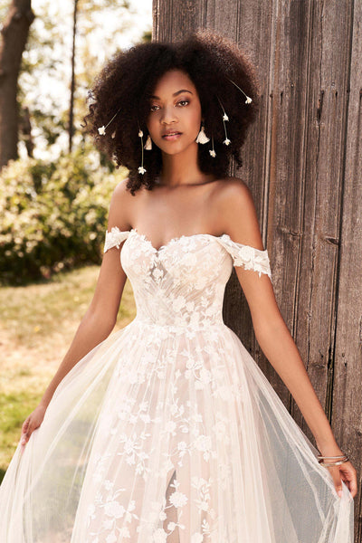 lillian west off the shoulder wedding dress Expo Sample: Elegant Strapless Lace Wedding Dress with Detachable Stra