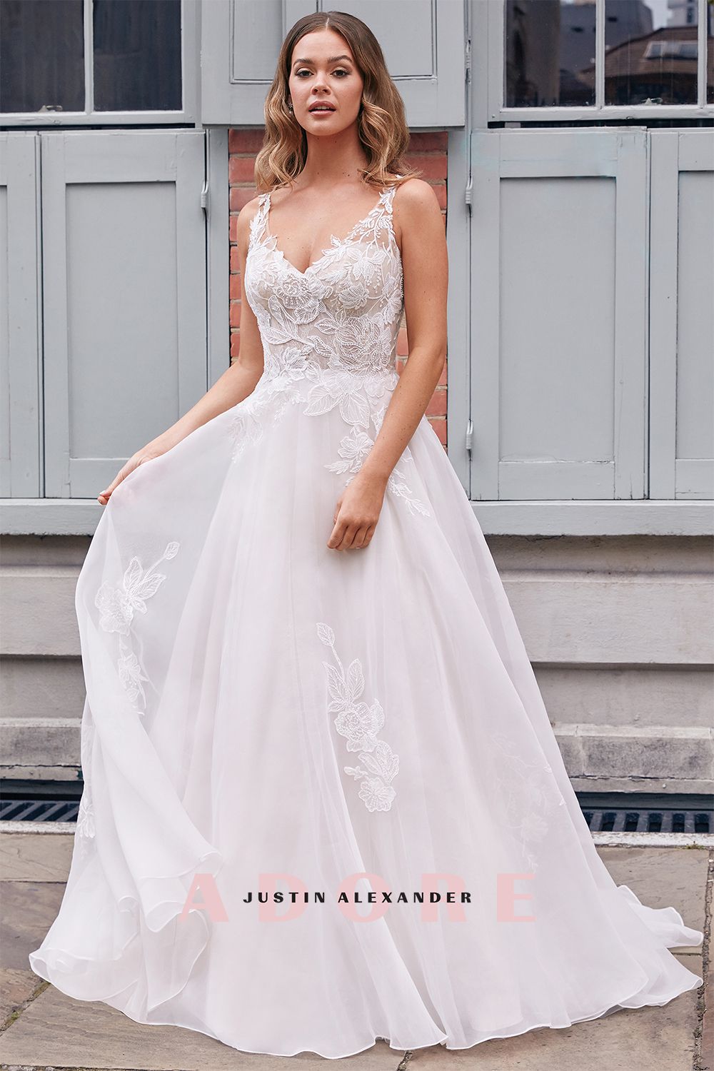 NEW* Elegant Organza Aline Wedding Dress with V Neckline and Lace Mot NEW* Elegant Organza Aline Wedding Dress with V Neckline and Lace Mot