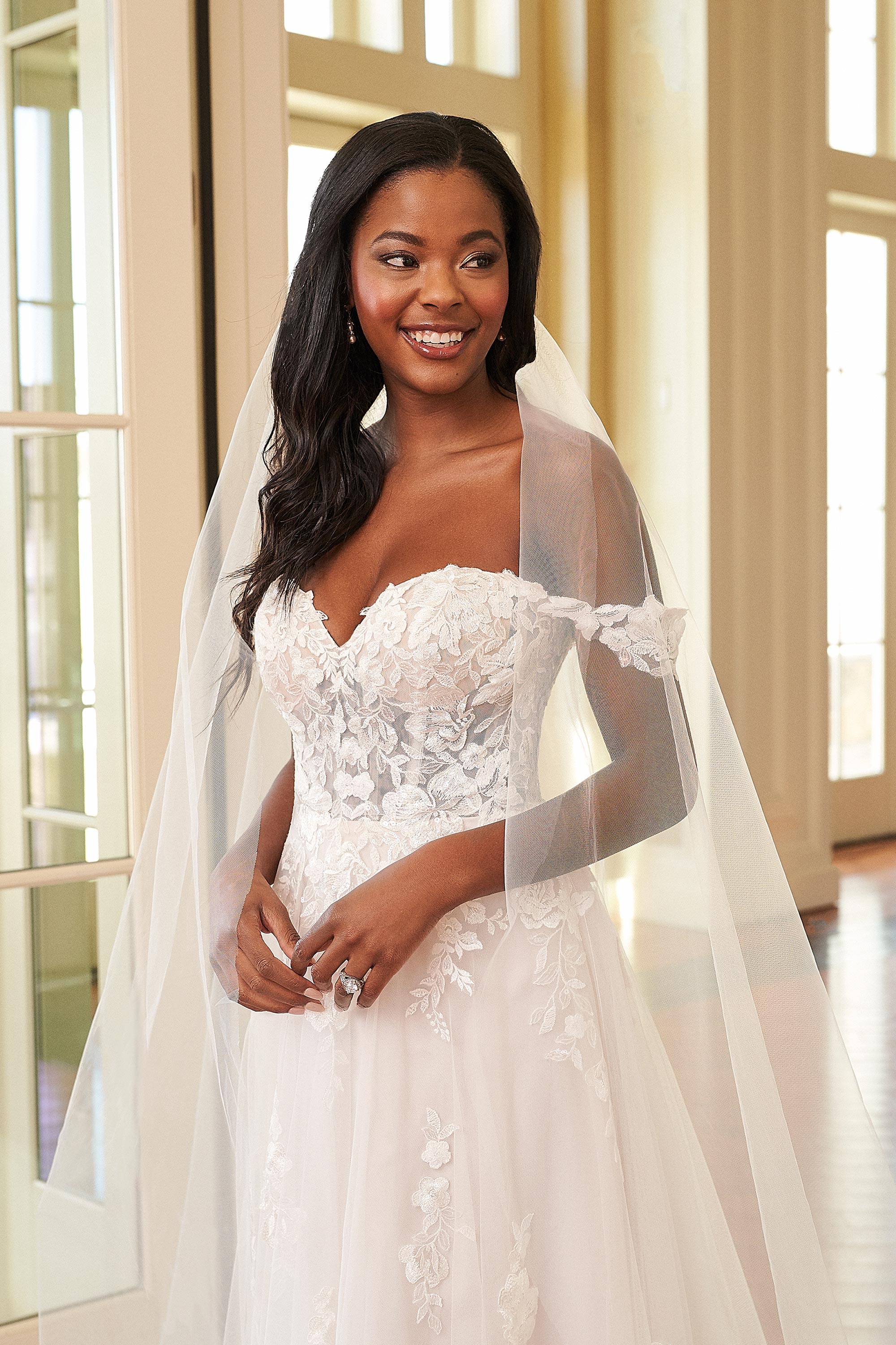 NEW* Sweetheart Neckline, Illusion Bodice Lace A-line Wedding Gown - NEW* Sweetheart Neckline, Illusion Bodice Lace A-line Wedding Gown -