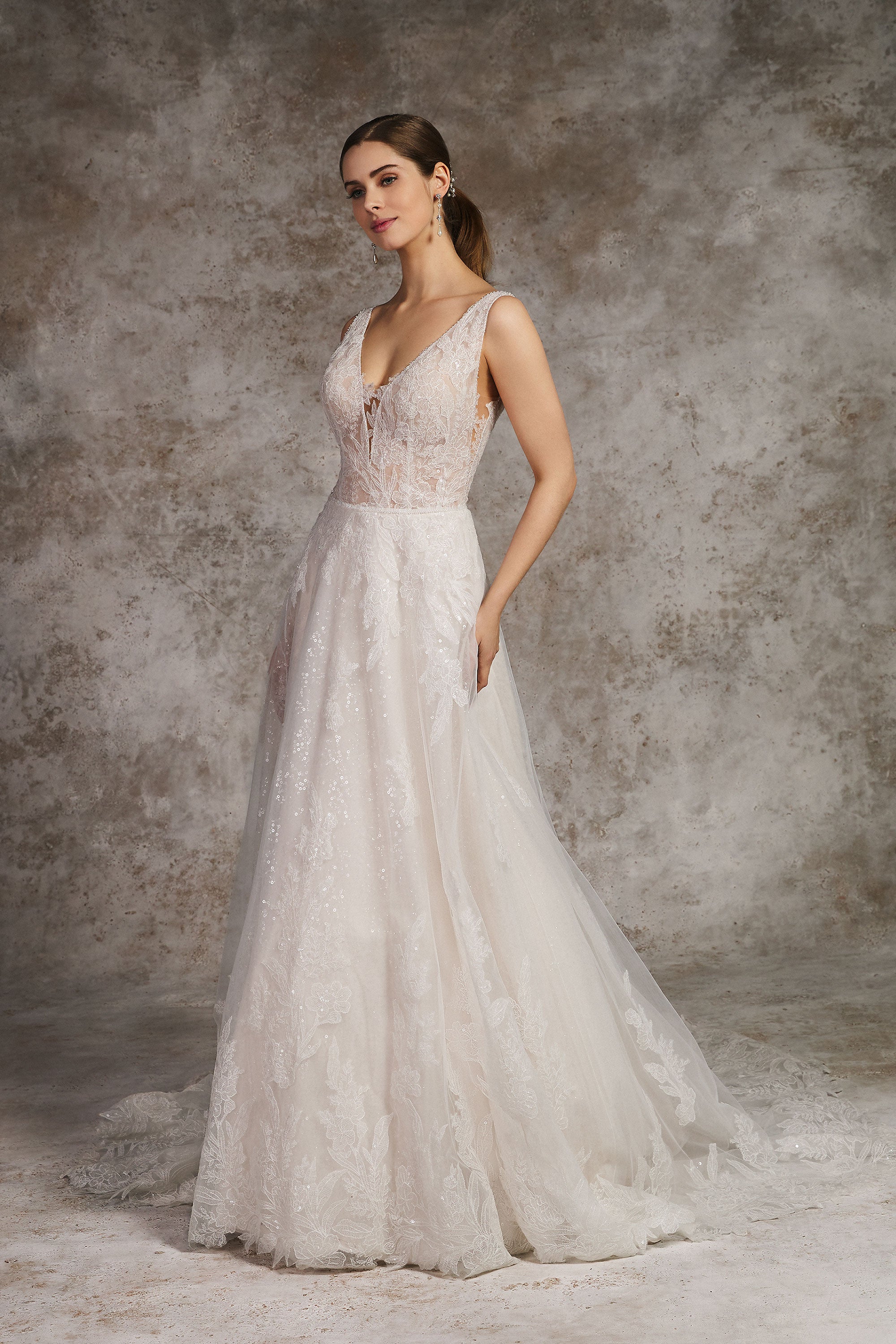 *NEW* Size 16 Lined Bodice Soft Sand/Ivory Colour A-Line with V Neckline - #55066LND