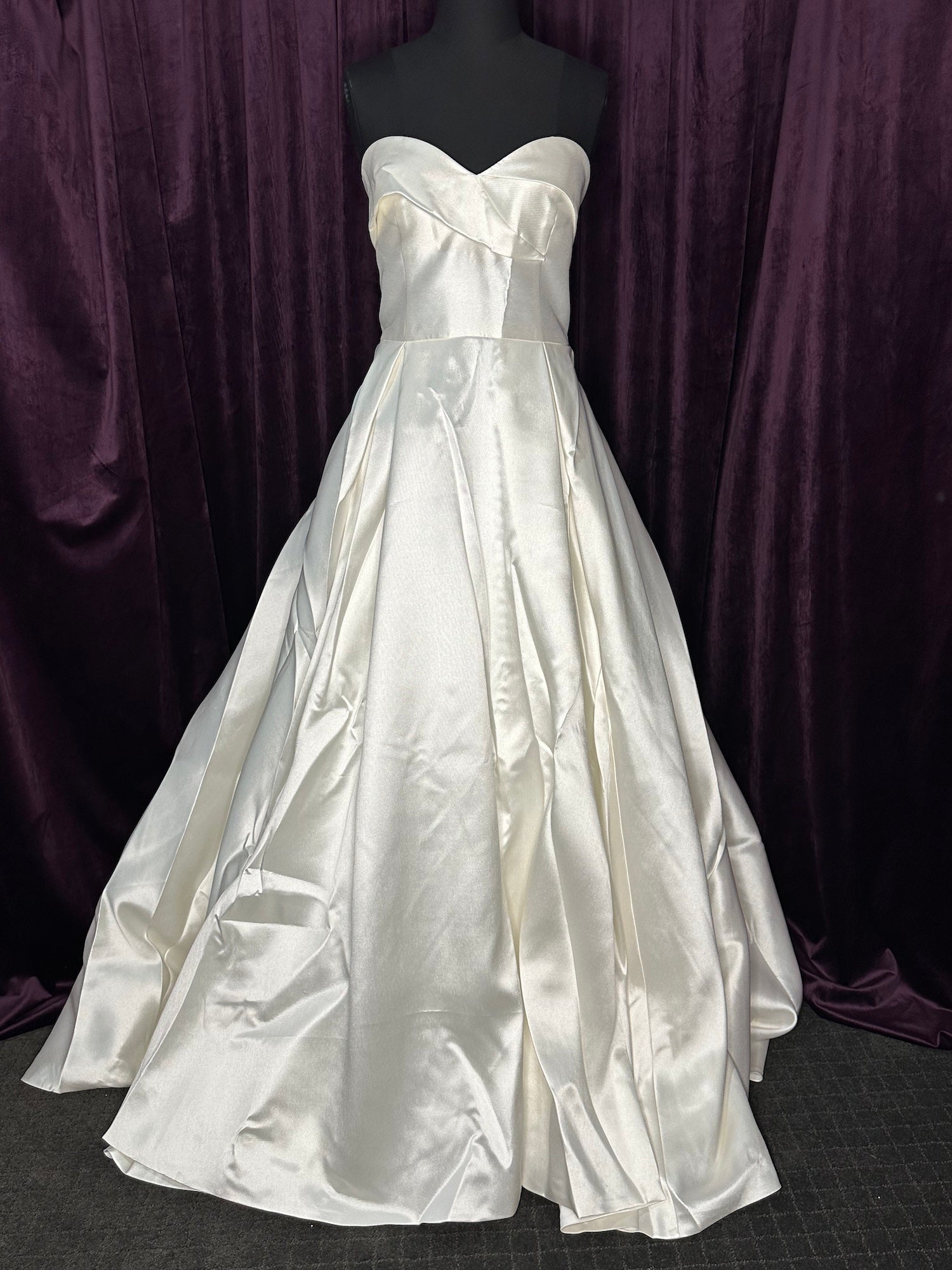 NEW* Ivory Mikado Wedding Dress with Collared Sweetheart Neckline T