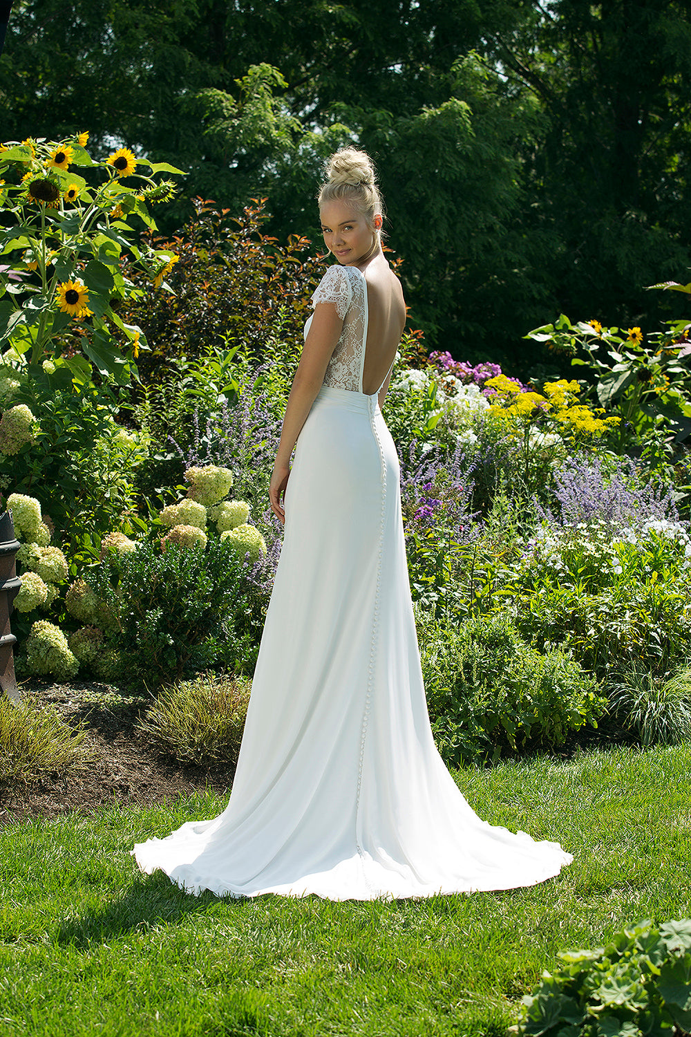 lace bodice chiffon skirt wedding dress Square neck wedding dress with lace bodice and chiffon skirt
