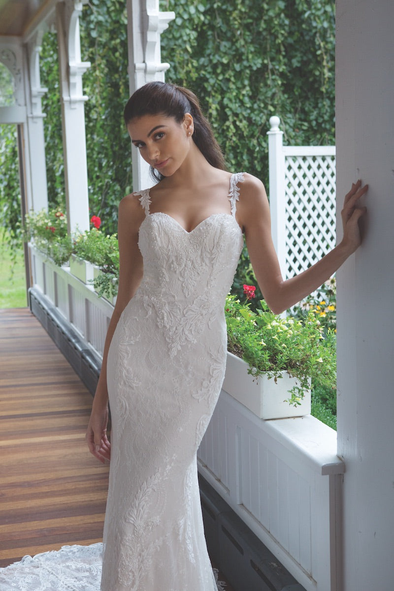 Sweetheart Neckline, Fit & flair Comfortable Wedding Gown Adore by Justin Alexander #11078