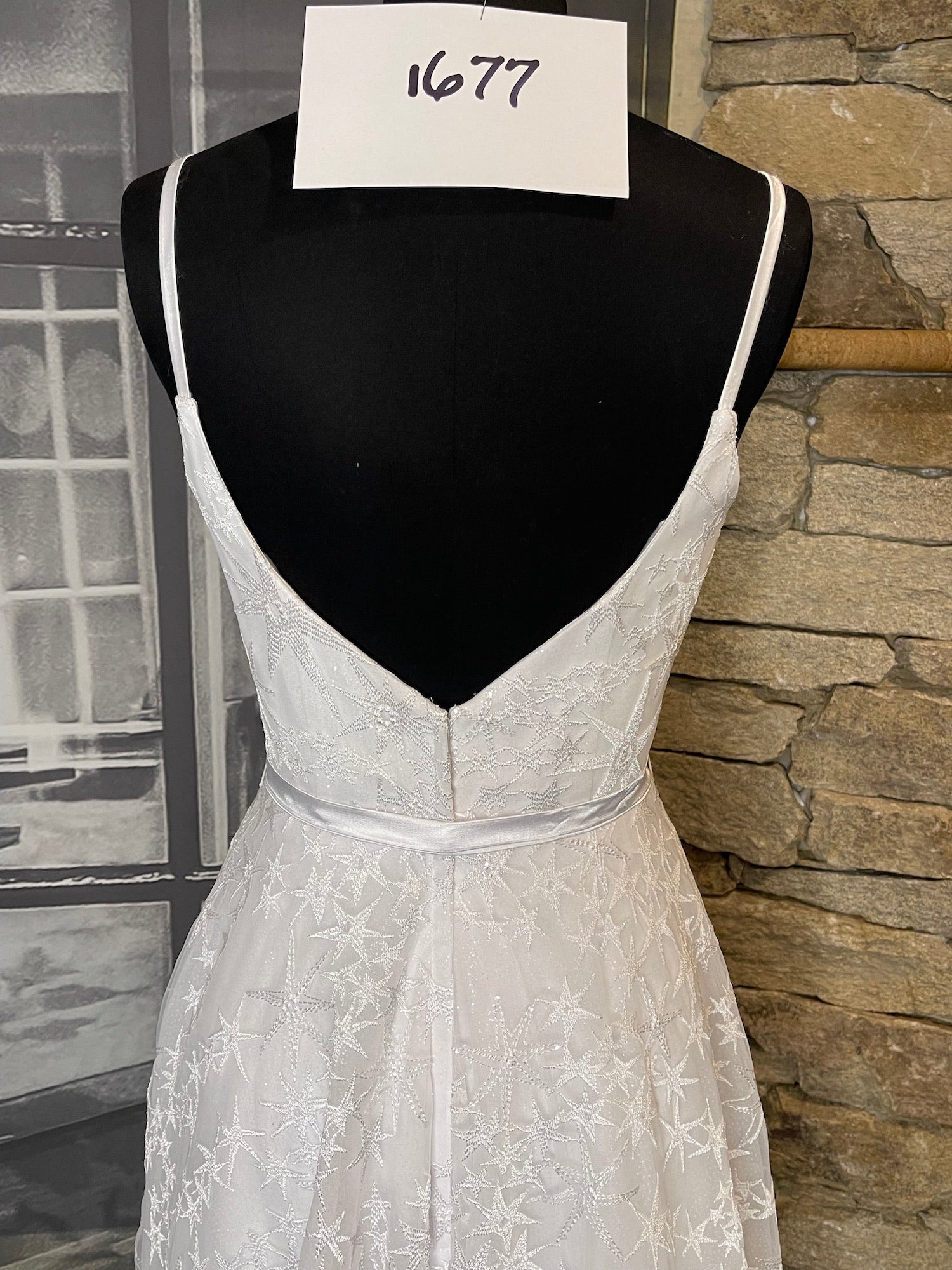 *NEW* Ivory Plunge V Neckline and Plunge Back Size 16 - #1677