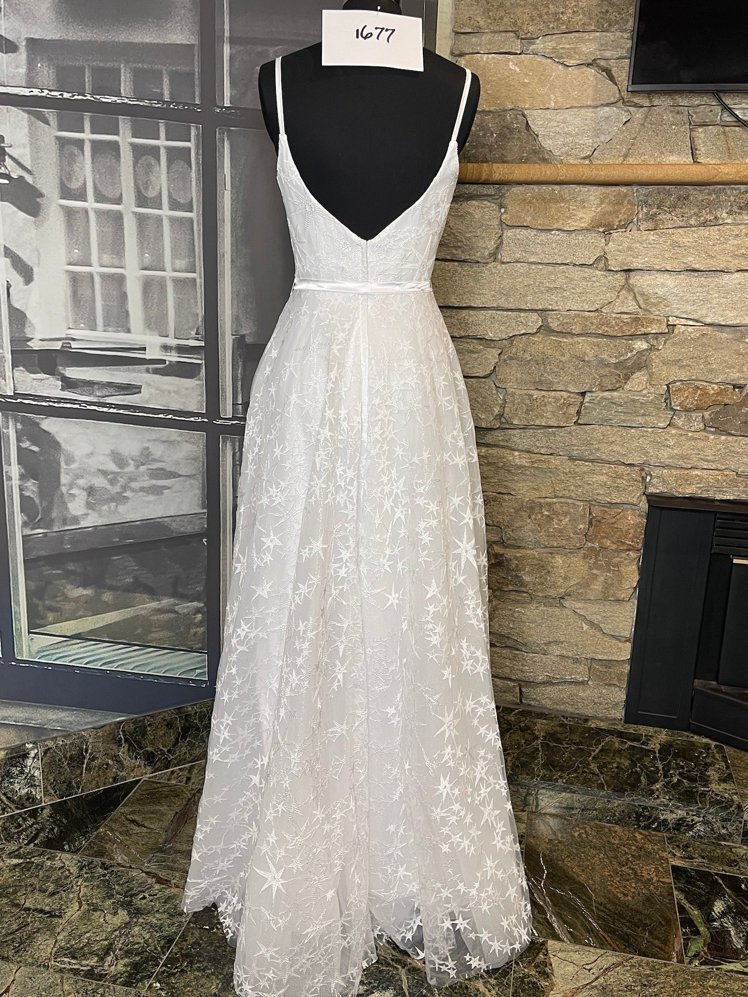 *NEW* Ivory Plunge V Neckline and Plunge Back Size 16 - #1677