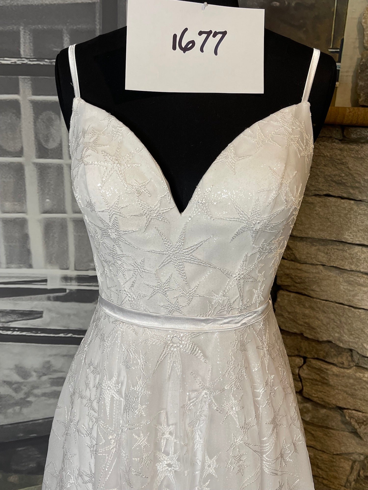 *NEW* Ivory Plunge V Neckline and Plunge Back Size 16 - #1677