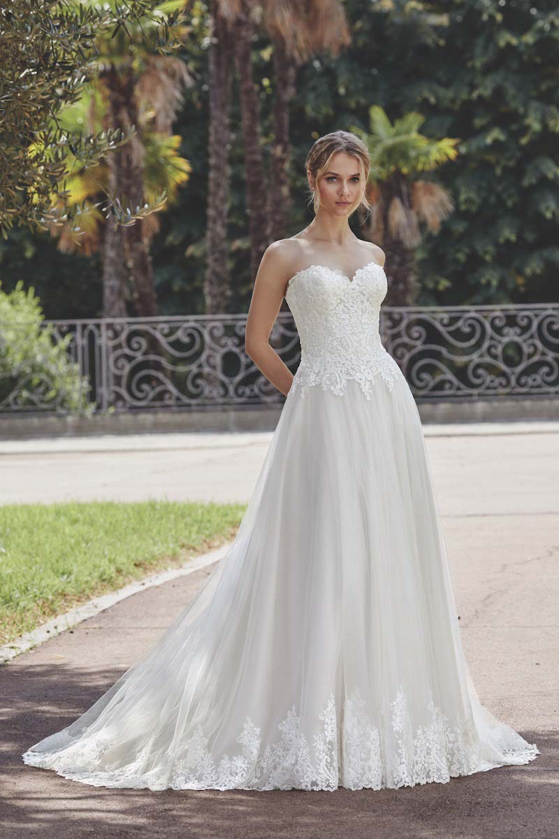 NEW* Sincerity Sweetheart Neckline Strapless Lace A-Line Bridal Gown NEW* Sincerity Sweetheart Neckline Strapless Lace A-Line Bridal Gown