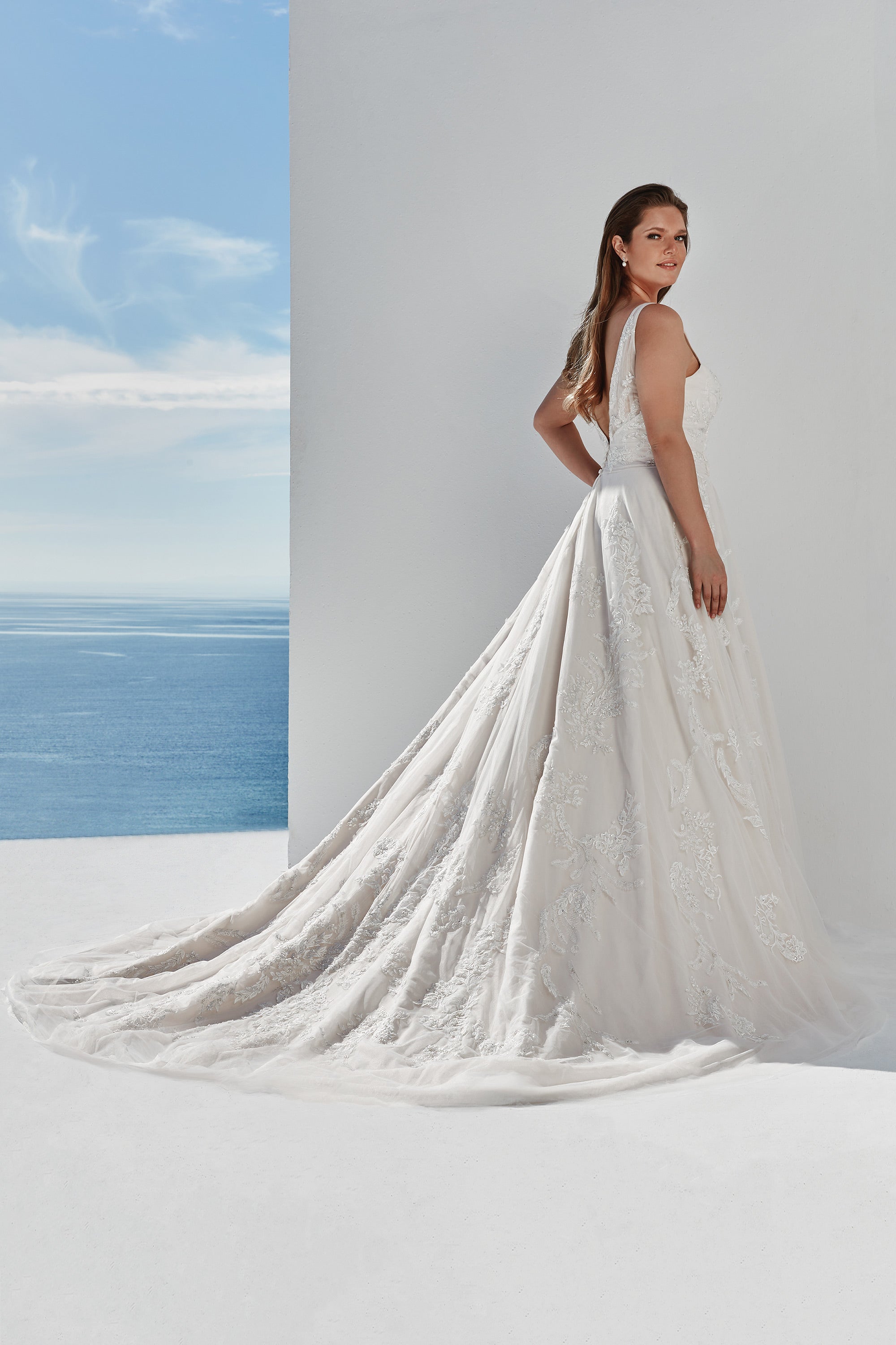 *NEW* Justin Alexander Designer Wedding Gown - #8953