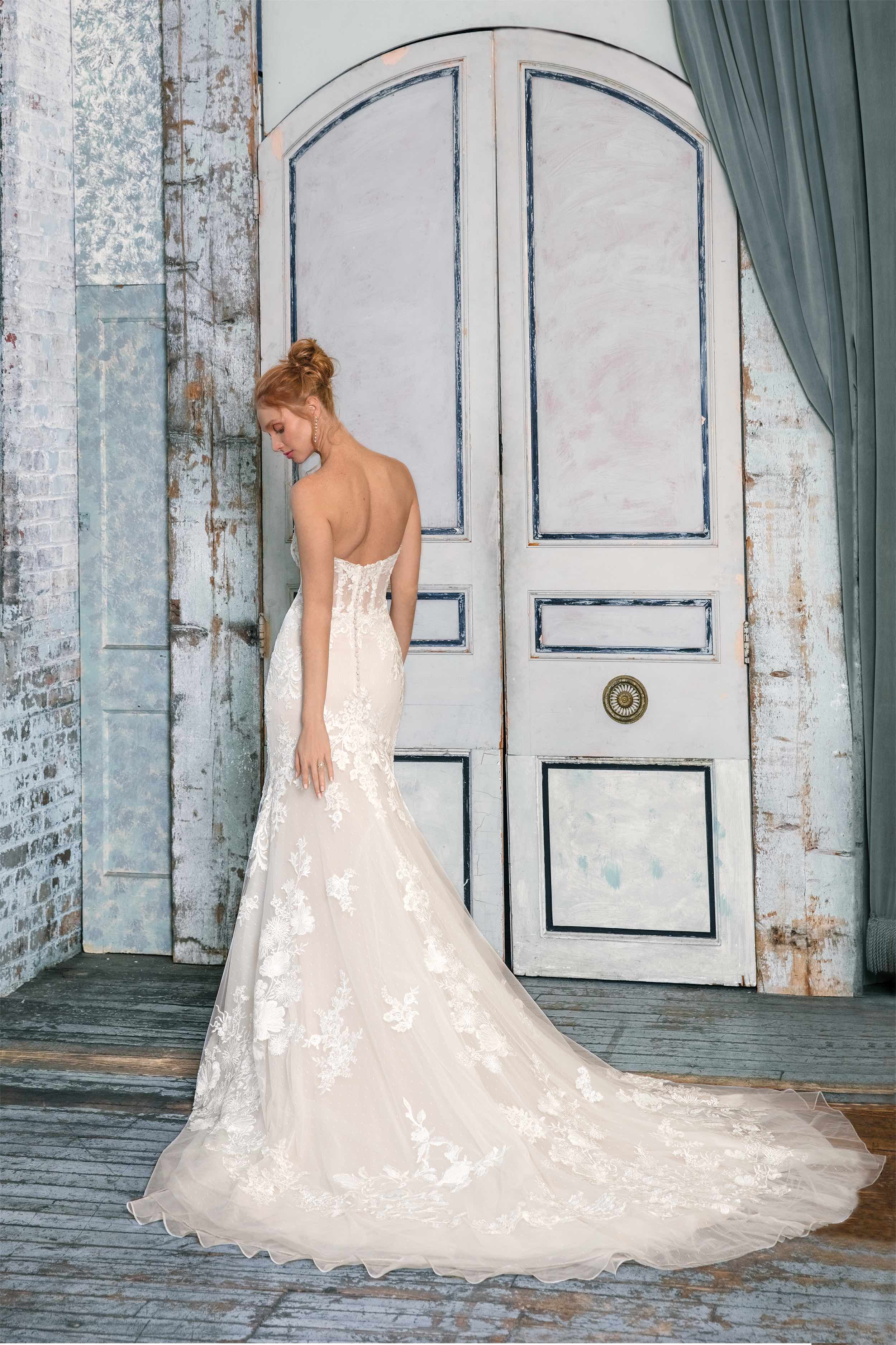 Plus Size Sweetheart Neckline, Strapless Fit & Flair Lace & Tulle Wedding Dress -  #99007