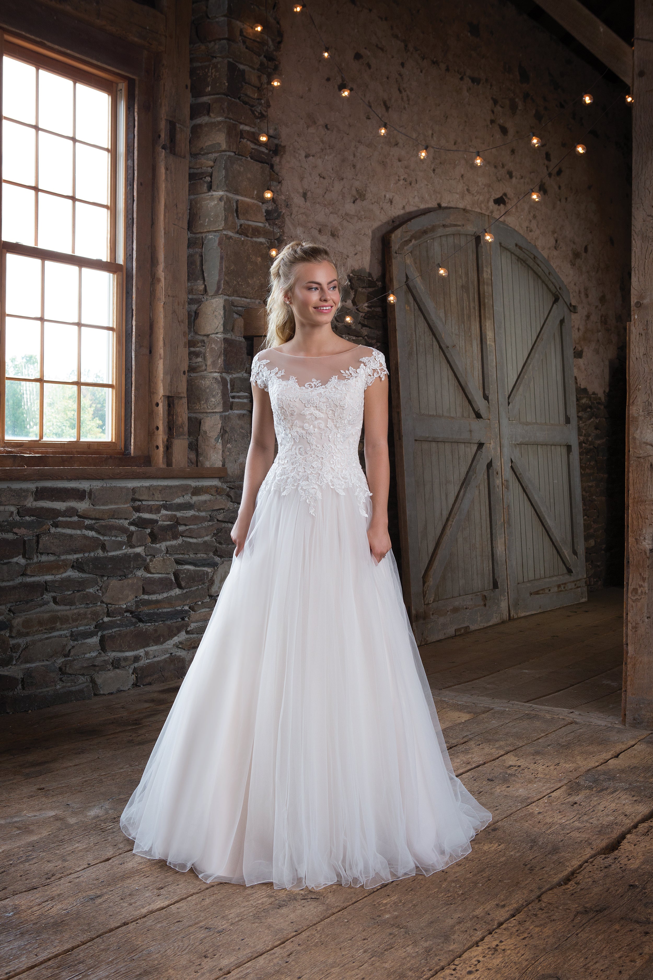 *NEW* Sweetheart Bridal Designer Wedding Gown - #1119